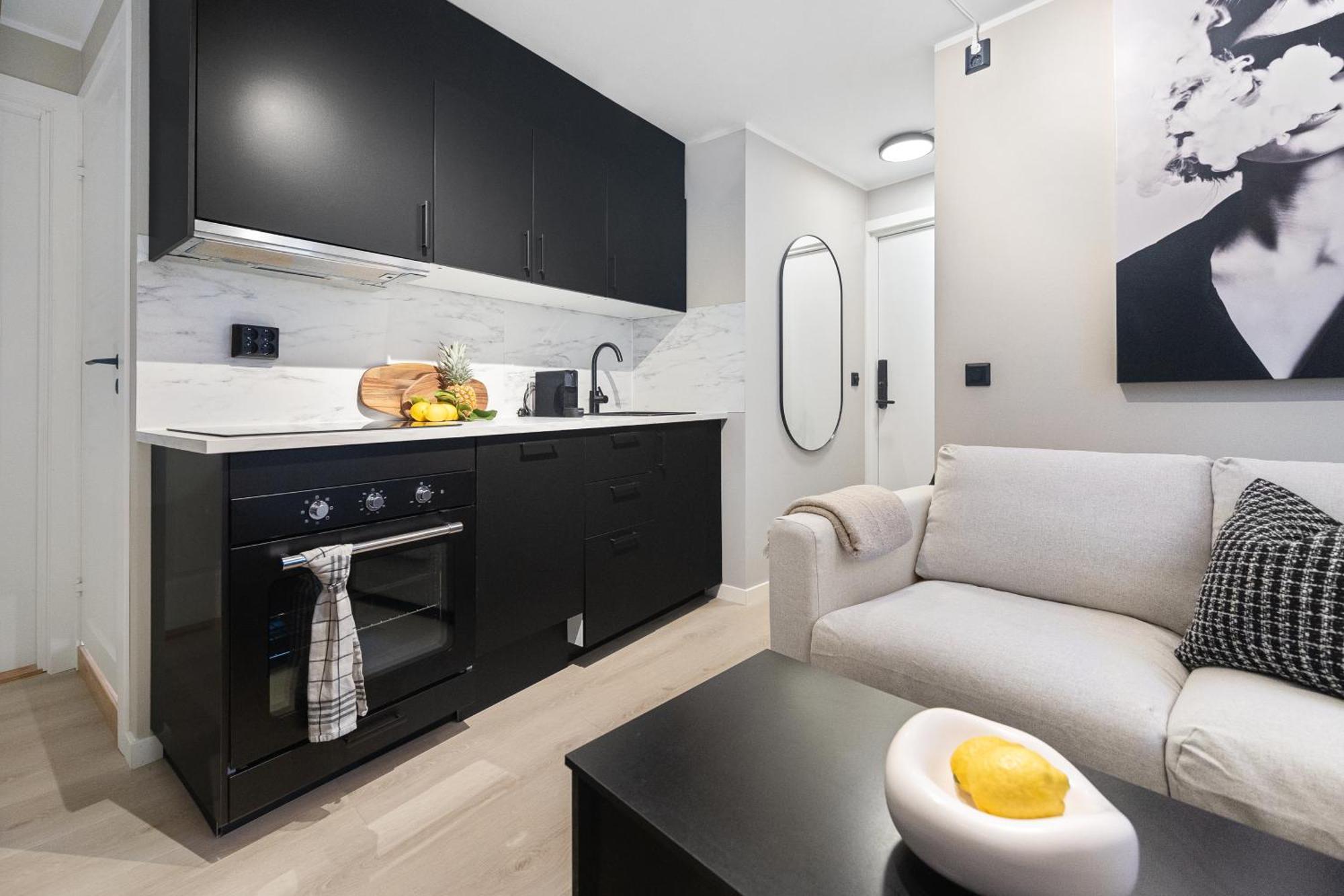 King Bed - Renovated 2024 - 2br Behind Bryggen Appartement Bergen